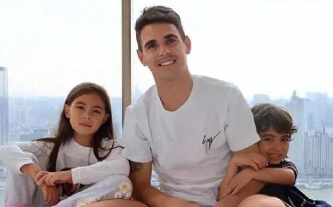 “格林伍德已经缺阵了近两年，没有训练和比赛，我们很高兴，正如你所的，这（签下他）是不可想象的。